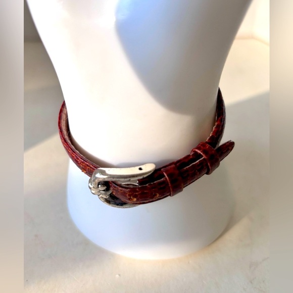 Brighton Vintage Carmel Watch.  Heart Charm Attached.  New Battery - Picture 4 of 8